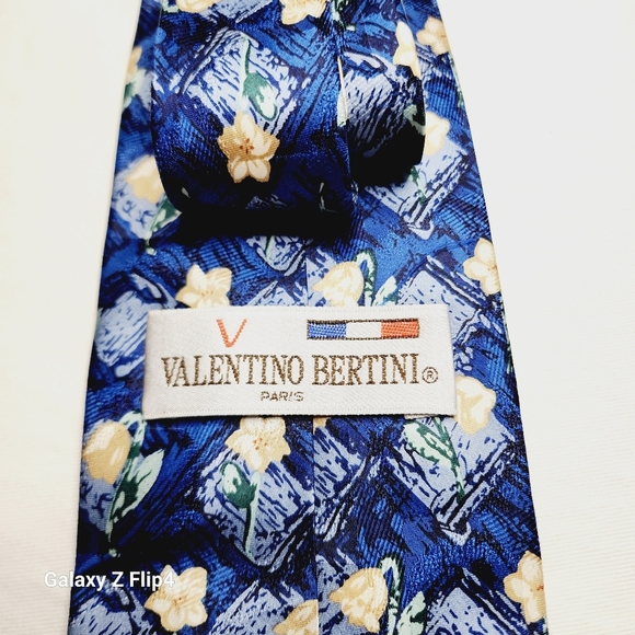 VALENTINO BERTINI Paris silk 💯 - Picture 7 of 10